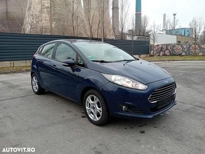Second-hand Ford Fiesta Titanium 125 CP (91 kW) 2014 Albastru Hatchback