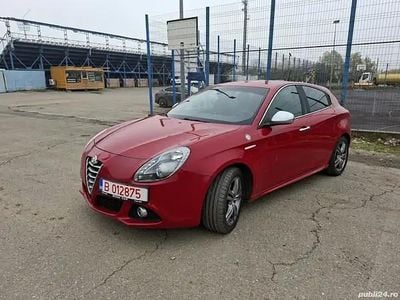 Second-hand Alfa Romeo Giulietta 170 CP (125 kW) 2014 Rosu Hatchback