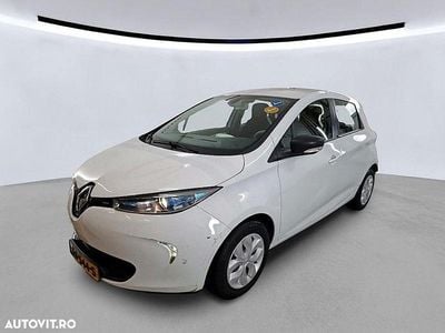 Second-hand Renault Zoe 64 kW (88 CP) 2017 Culoarealb Hatchback