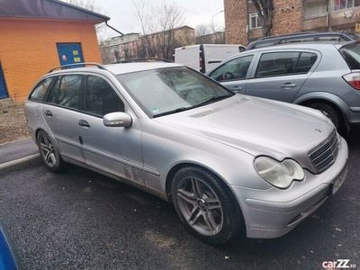 Second-hand Mercedes C220 146 CP (107 kW) 2001 Gri Break
