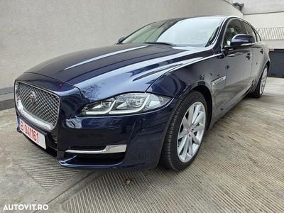 Second-hand Jaguar XJ Premium Luxury 300 CP (220 kW) 2018 Culoarealbastru Berlinǎ