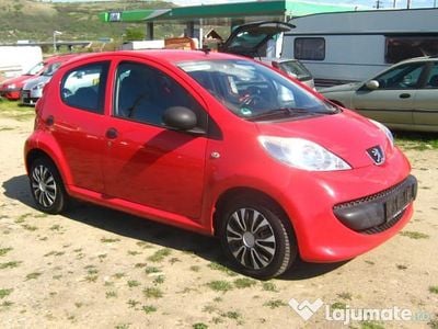 Utilizat 2006 Peugeot 107 Hatchback | 1.199 EUR
