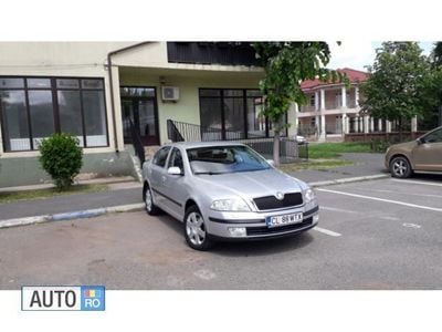 Second-hand Skoda Octavia 102 CP (75 kW) 2005 Argintiu Berlinǎ