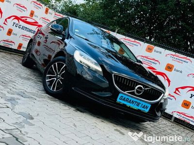 Negru Utilizat 2016 Volvo V40 Break | 10.990 EUR (Puțin scump)