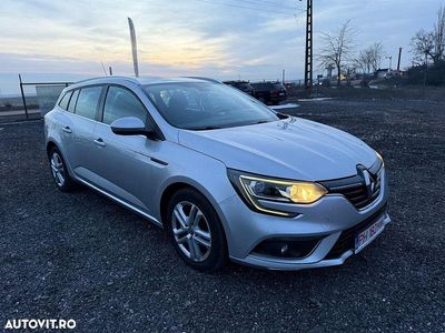 Culoaregri Utilizat 2016 Renault Mégane GrandTour LIMITED Break | 8.600 EUR (Puțin scump)