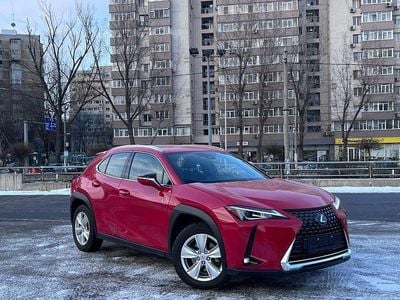 Culoarerosu Second-hand 2019 Lexus UX SUV | 18.990 EUR