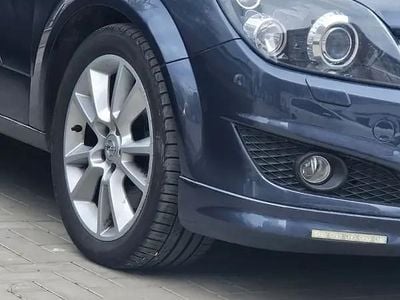 Second-hand Opel Astra 120 CP (88 kW) 2008 Albastru Break