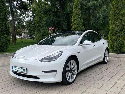 Culoarealb Utilizat 2019 Tesla Model 3 Berlinǎ | 17.900 EUR (Scump)