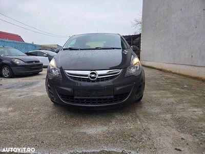 Second-hand Opel Corsa Edition 90 CP (66 kW) 2013 Culoaregri Hatchback