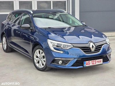 Culoarealbastru Utilizat 2019 Renault Mégane GrandTour Intens Break | 9.999 EUR (Preț OK)