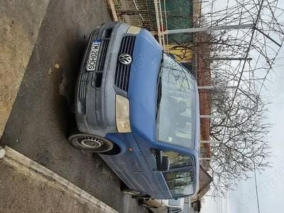 Utilizat 2004 VW T5 Van | 3.500 EUR (Super Preț)