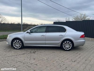 Second-hand Skoda Superb Elegance 160 CP (117 kW) 2009 Argint Hatchback