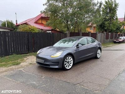 Second-hand Tesla Model 3 Standard Range Plus 239 kW (325 CP) 2019 Culoaregri Berlinǎ