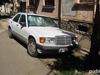 Alb Utilizat 1989 Mercedes 190 Berlinǎ | 12.000 EUR