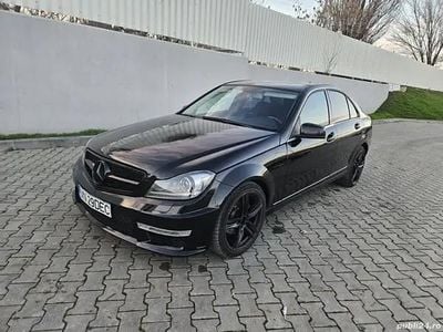 Negru Utilizat 2012 Mercedes C200 Berlinǎ | 6.800 EUR (Preț bun)