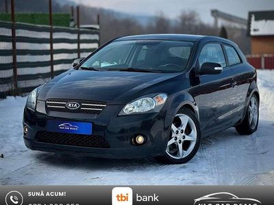 Second-hand Kia Ceed Spirit 128 CP (94 kW) 2010 Culoarenegru Hatchback