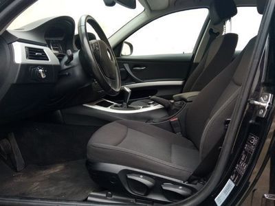 Negru Utilizat 2010 BMW 318 Break | 6.990 EUR (Scump)