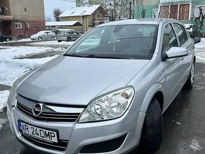 Gri Utilizat 2008 Opel Astra Hatchback | 1.600 EUR (Preț OK)