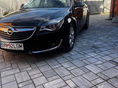 Second-hand Opel Insignia Business Innovation 136 CP (100 kW) 2016 Culoarenegru Berlinǎ