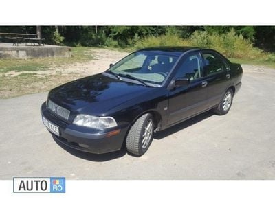Second-hand Volvo S40 116 CP (85 kW) 2003 Negru Berlinǎ