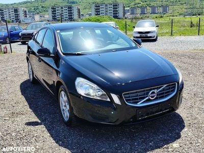 Second-hand Volvo S60 Momentum 115 CP (84 kW) 2011 Negru Berlinǎ