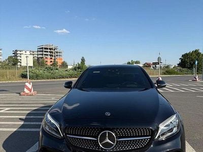 Negru Utilizat 2019 Mercedes C220 AMG line Hatchback | 25.999 EUR (Scump)