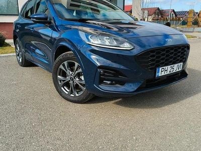Second-hand Ford Kuga ST-Line 225 CP (165 kW) 2023 Culoarealbastru SUV