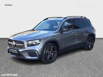 Mercedes GLB220
