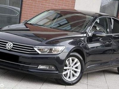 Culoarenegru Utilizat 2017 VW Passat Trendline Berlinǎ | 10.000 EUR (Preț bun)