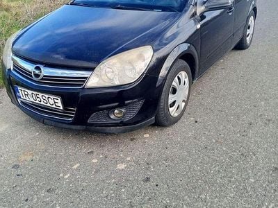 Culoarenegru Utilizat 2008 Opel Astra Hatchback | 1.500 EUR (Preț bun)