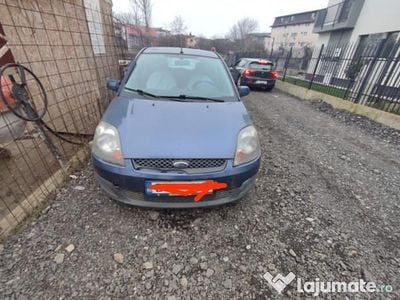 Albastru Utilizat 2006 Ford Fiesta Hatchback | 900 EUR (Preț bun)