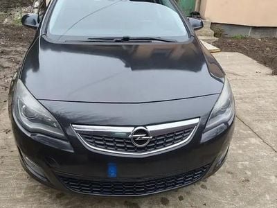 Negru Utilizat 2012 Opel Astra Break | 3.700 EUR (Preț OK)