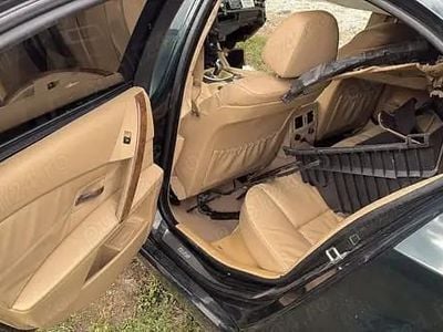 Verde Utilizat 2006 BMW 523 Berlinǎ | 900 EUR