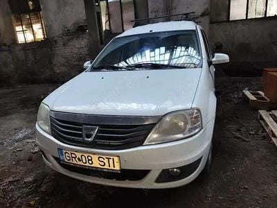 Alb Utilizat 2011 Dacia Logan Berlinǎ | 3.000 EUR (Preț OK)