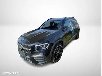 Mercedes GLB220