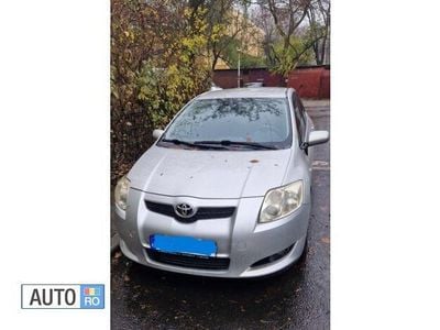 Second-hand Toyota Auris 91 CP (66 kW) 2008 Gri Coupe