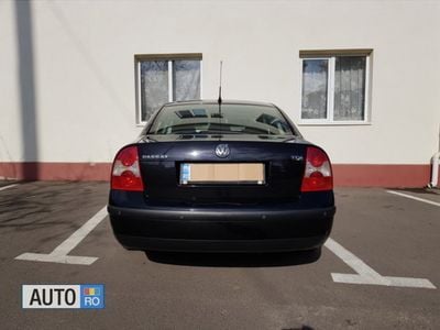 Second-hand VW Passat 131 CP (96 kW) 2005 Negru Cabrio