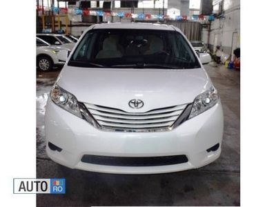 Utilizat 2017 Toyota Sienna Monovolum | 6.633 EUR
