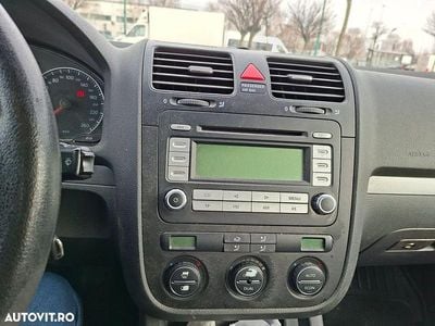 Second-hand VW Jetta Comfortline 102 CP (75 kW) 2007 Culoaregri Berlinǎ