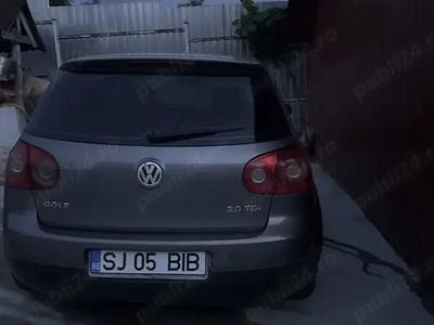 Utilizat 2004 VW Golf Berlinǎ | 1.600 EUR