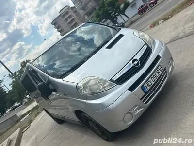 Gri Utilizat 2007 Opel Vivaro Monovolum | 5.900 EUR (Scump)