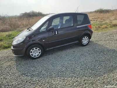 Utilizat 2006 Peugeot 1007 Monovolum | 2.200 EUR