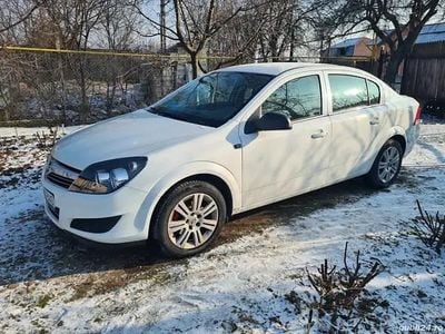 Second-hand Opel Astra 115 CP (84 kW) 2012 Alb Berlinǎ