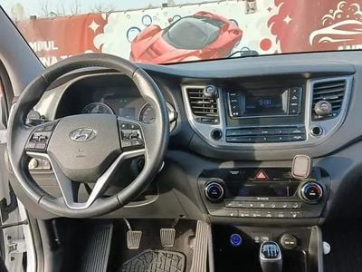 Alb Second-hand 2016 Hyundai Tucson SUV | 9.500 EUR (Preț bun)