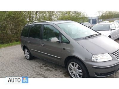 Second-hand VW Sharan 140 CP (102 kW) 2008 Gri Monovolum