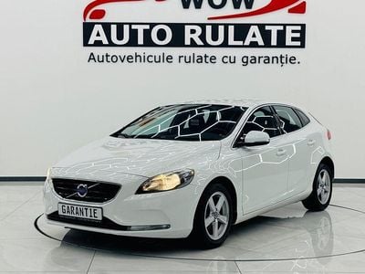 Culoarealb Utilizat 2012 Volvo V40 Momentum Hatchback | 6.990 EUR (Puțin scump)