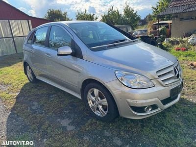 Mercedes B180