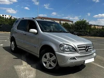 Gri Utilizat 2005 Mercedes ML270 SUV | 7.000 EUR