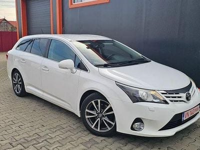 Second-hand Toyota Avensis Executive 124 CP (91 kW) 2013 Culoarealb Berlinǎ
