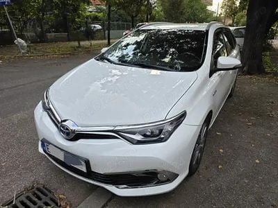 Toyota Auris Hybrid
